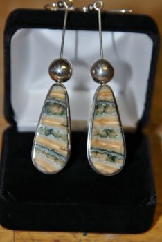 HHH Bling Thankgs, Mammoth tooth earrings 012 (533x800).jpg