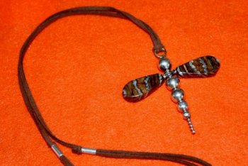 Dragon fly pendent HHH Bling things 015 (800x533).jpg