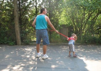 ChildrenOnLeashescom-Children-Leashes-49586747225.jpeg