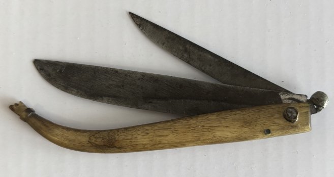 Blade in blade knife.jpg