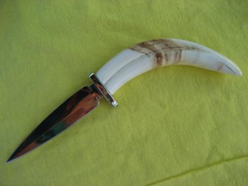 warthog tusk knife 001.jpg