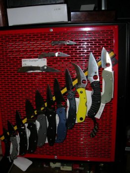 Spyderco display.jpg