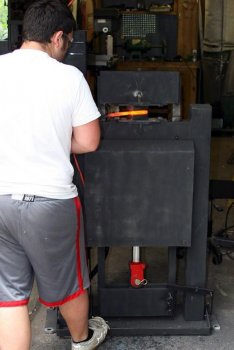 Uncle Al's press 003.jpg